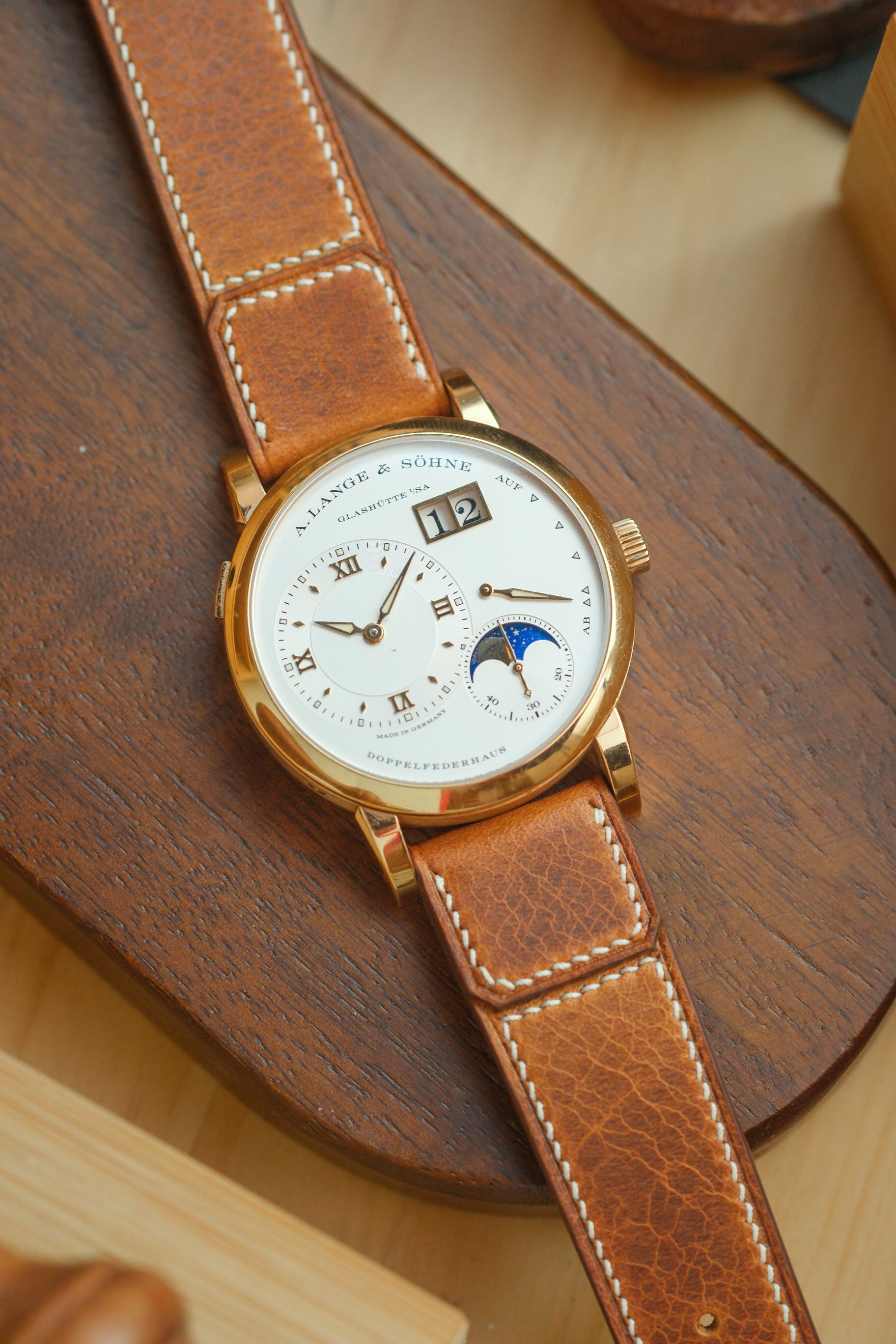 Cognac Waxy Cowhide Reverse-Folded Strap