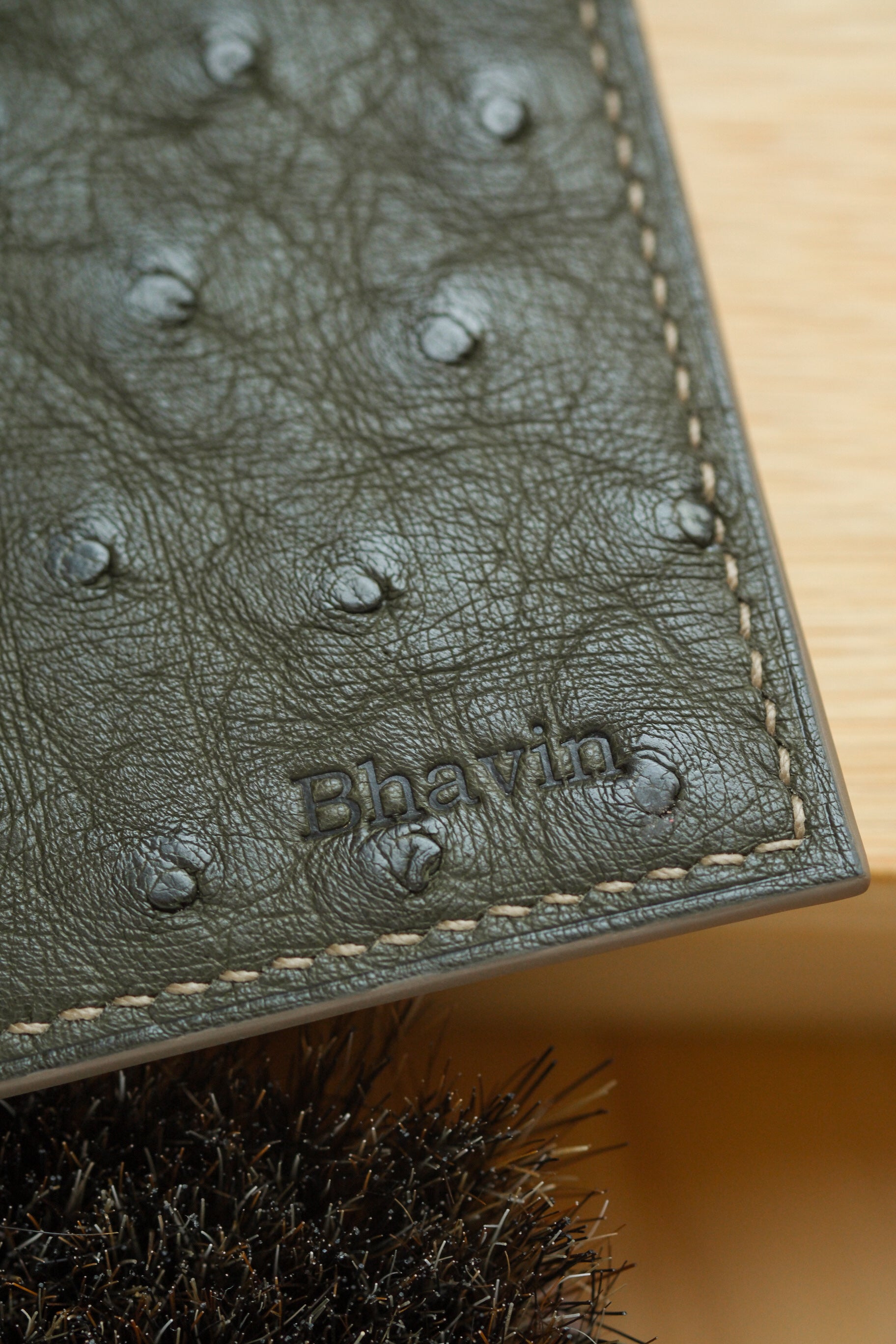 Himalayan Crocodile Vertical Card Holder